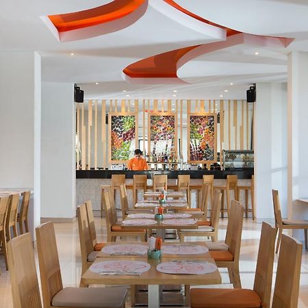 Harris Hotel Raya Kuta Bali Kuta Lombok Exterior foto