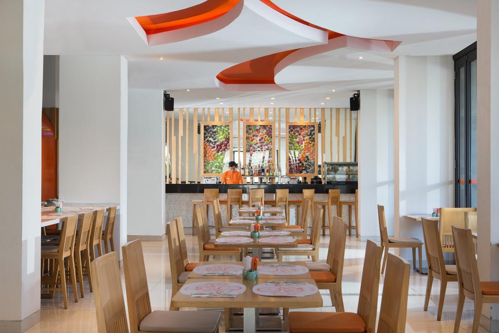 Harris Hotel Raya Kuta Bali Kuta Lombok Exterior foto