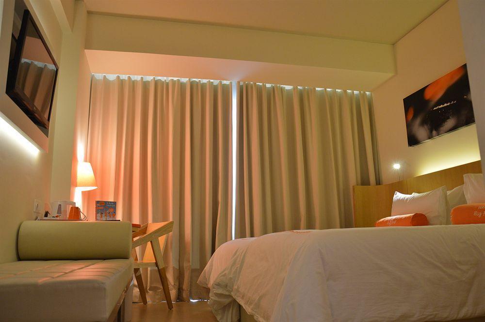 Harris Hotel Raya Kuta Bali Kuta Lombok Exterior foto