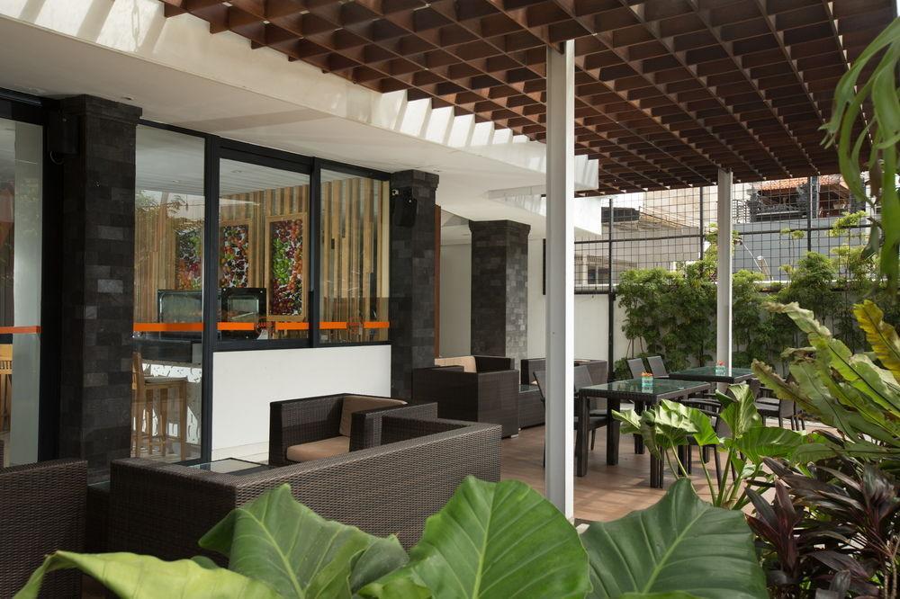 Harris Hotel Raya Kuta Bali Kuta Lombok Exterior foto