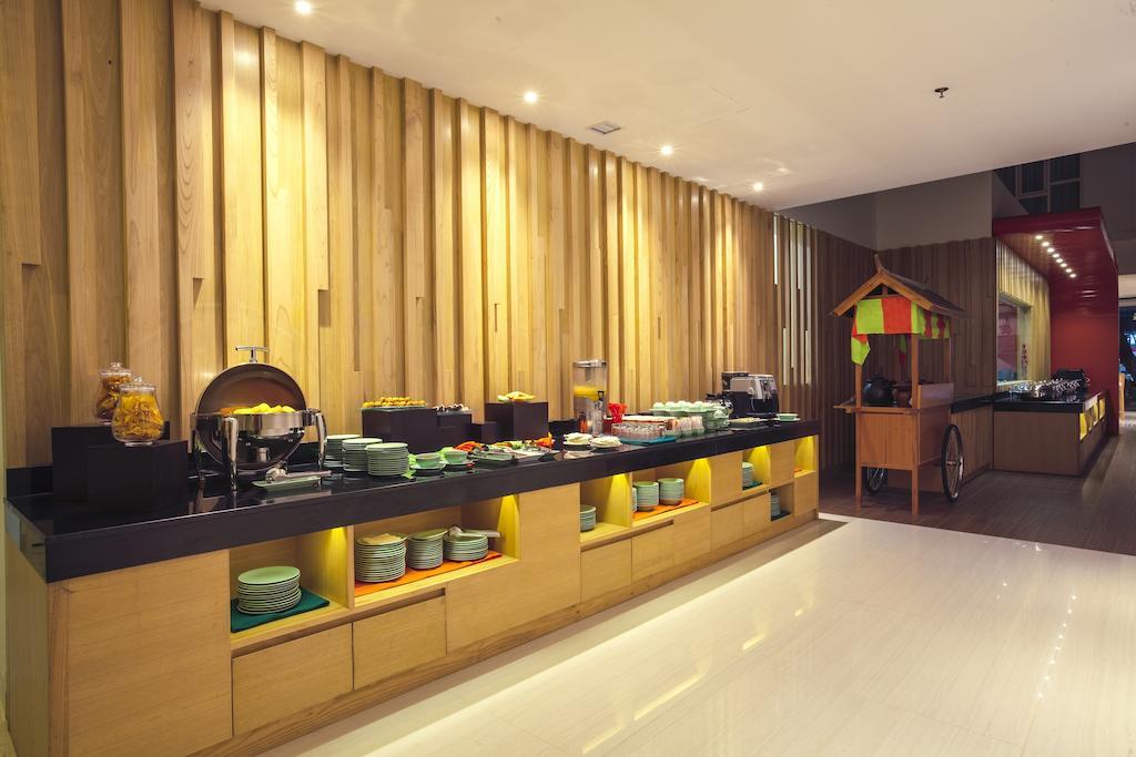 Harris Hotel Raya Kuta Bali Kuta Lombok Exterior foto