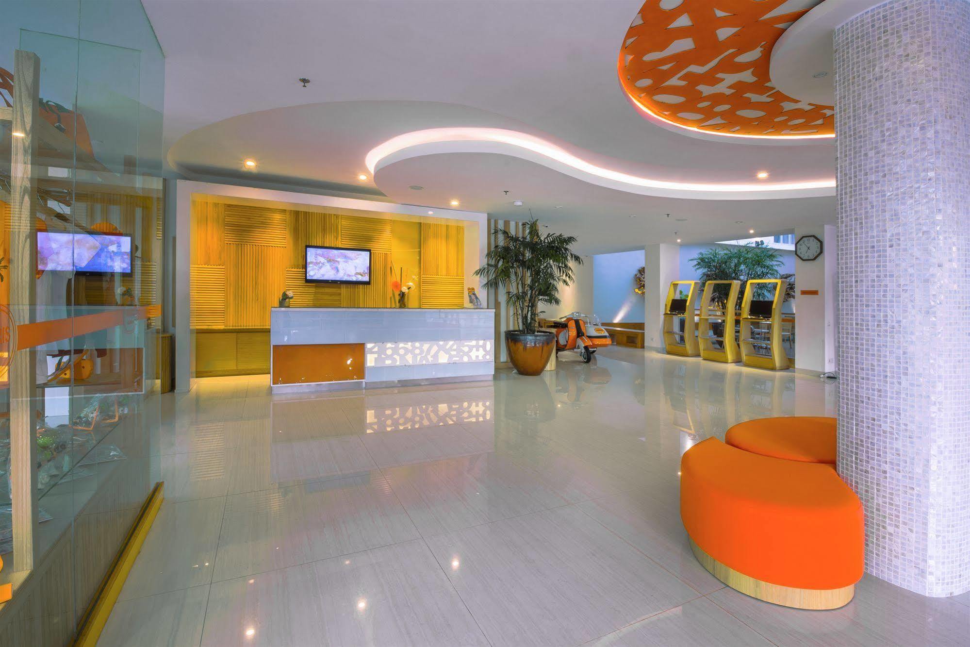Harris Hotel Raya Kuta Bali Kuta Lombok Exterior foto