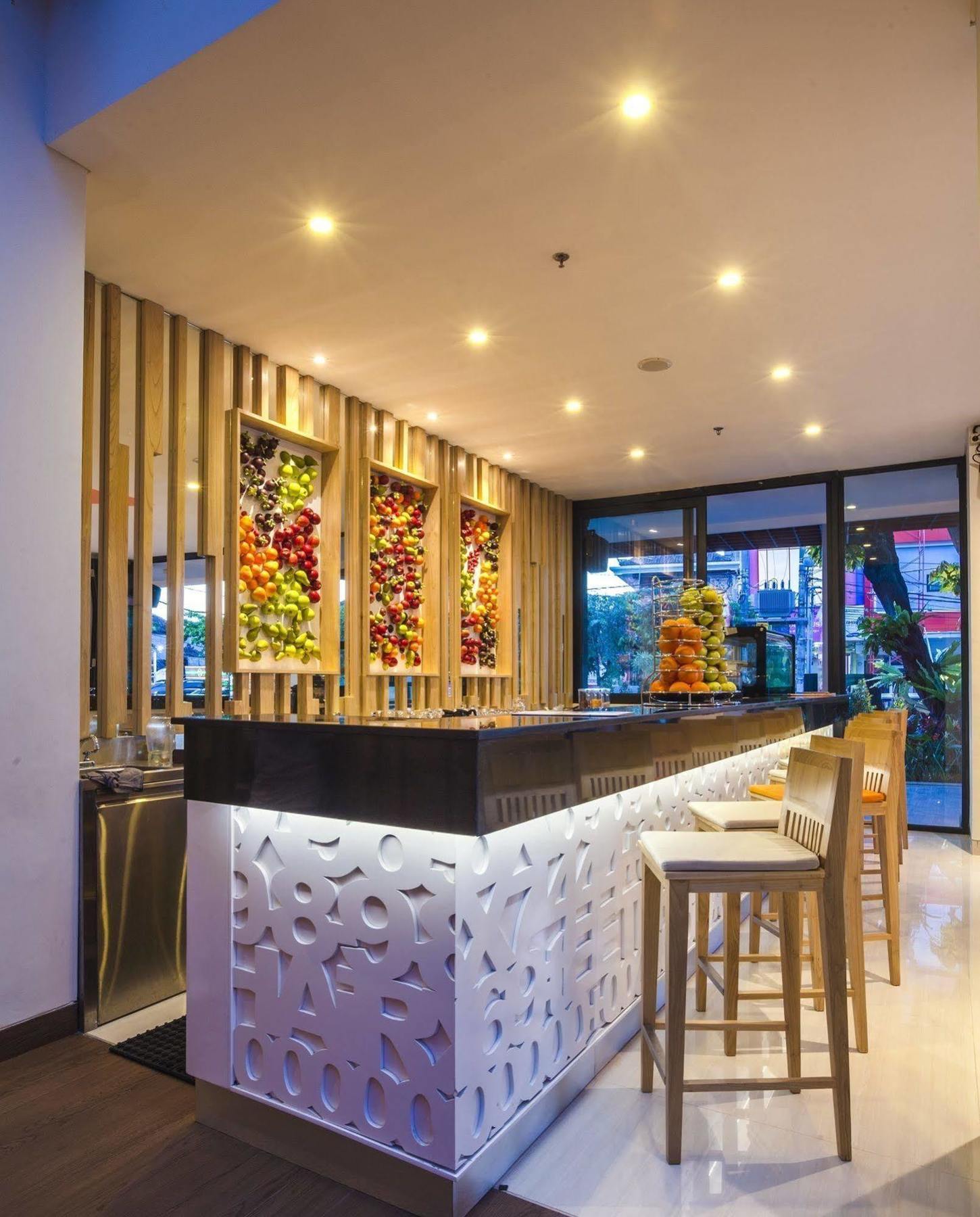 Harris Hotel Raya Kuta Bali Kuta Lombok Exterior foto