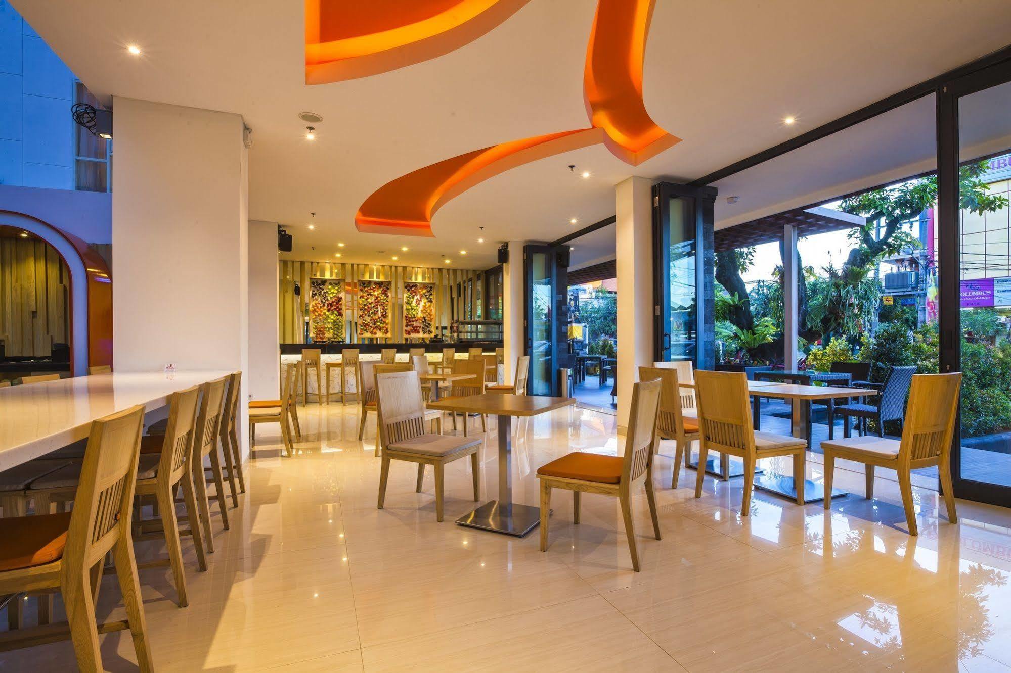 Harris Hotel Raya Kuta Bali Kuta Lombok Exterior foto